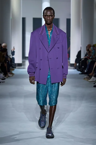 Look 45